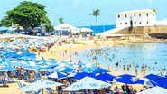 Baianos curtem praia na Sexta-Feira Santa