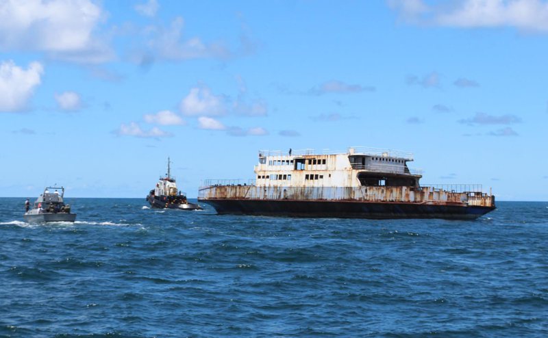 Galeria · Afundamento controlado do ferry-boat Juracy Magalhães