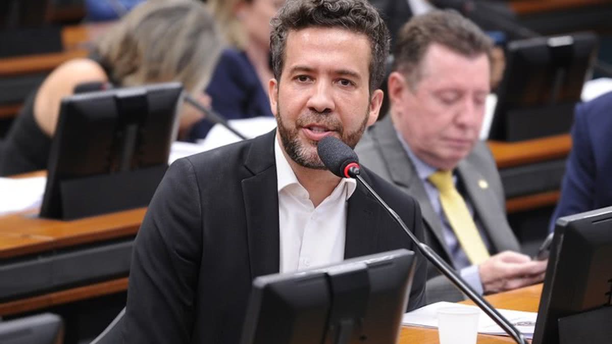 Réu confesso: Janones admite “rachadinha” ao firmar acordo para ...