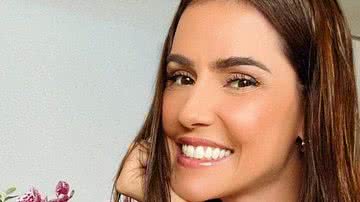De biquíni micro, Deborah Secco sobe o clima em praia carioca; veja cliques