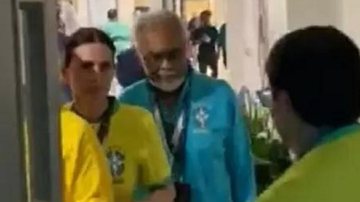 Imagem VÍDEO: Gilberto Gil é insultado por bolsonaristas durante jogo do Brasil na Copa do Mundo