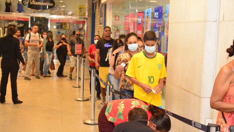 Imagem Black Friday em Salvador: Soteropolitanos "abrem shopping" em busca de promoções nesta sexta (25)
