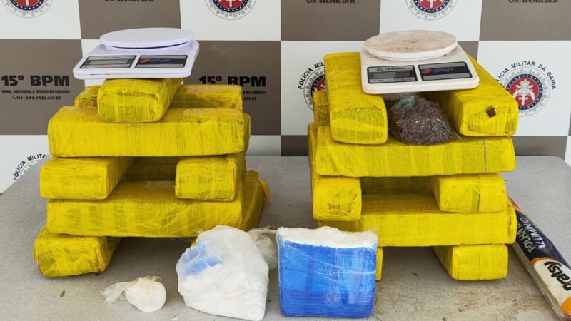 Suspeitos que estavam sob posse da droga fugiram após avistarem os agentes - Divulgação | PM-BA