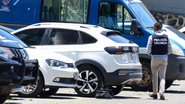 Carro de dentista assassinado é periciado