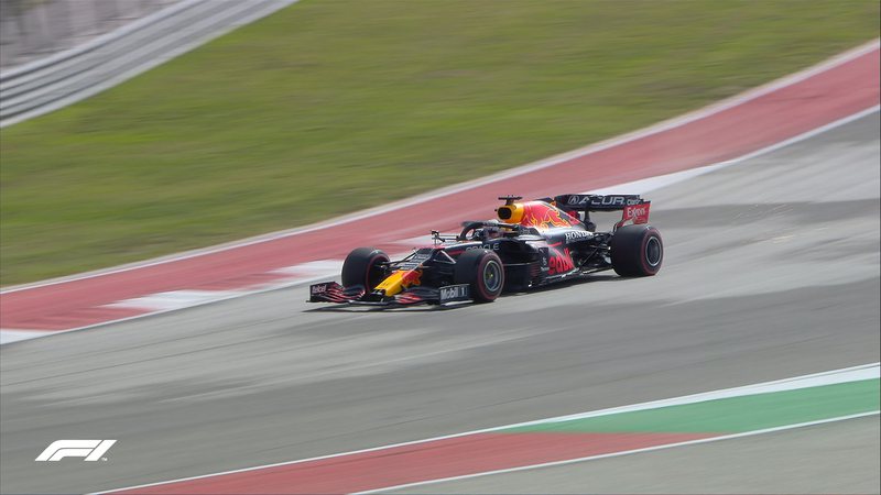 Com a vitória, Verstappen (499) colocou mais oito pontos na tabela de classificação - Divulgação | Twitter | Fórmula 1
