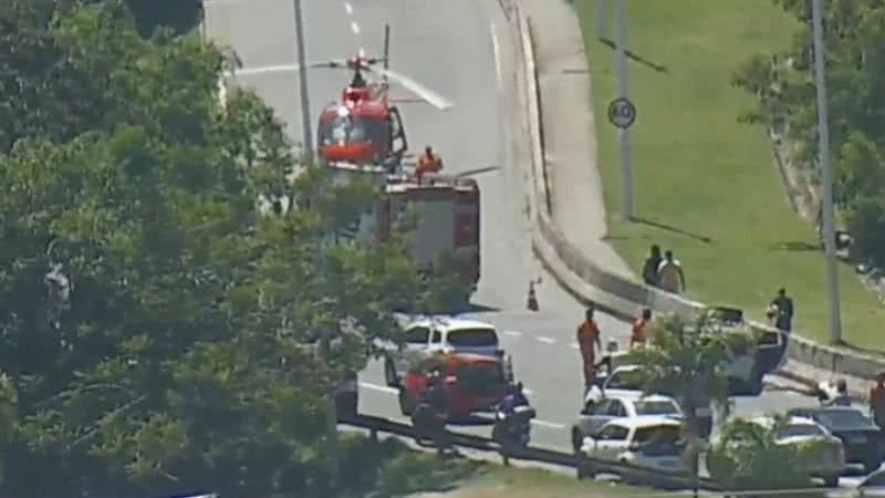 https://www.bnews.com.br/media/_versions/novembro_2024/helicoptero_do_corpo_de_bombeiros_pousa_em_avenida_movimentada_de_salvador_para_socorrer_vitima_de_acidente_widelg.jpg