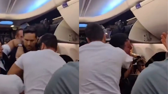 Homem tenta abrir porta de avião durante voo - Reprodução / Redes sociais