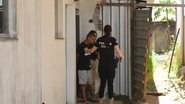 Saída da audiência de custódia do idoso que esfaqueou esposa