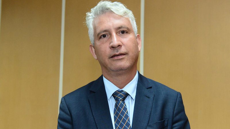 Carballal comemora desempenho de Jerônimo Rodrigues e dispara contra