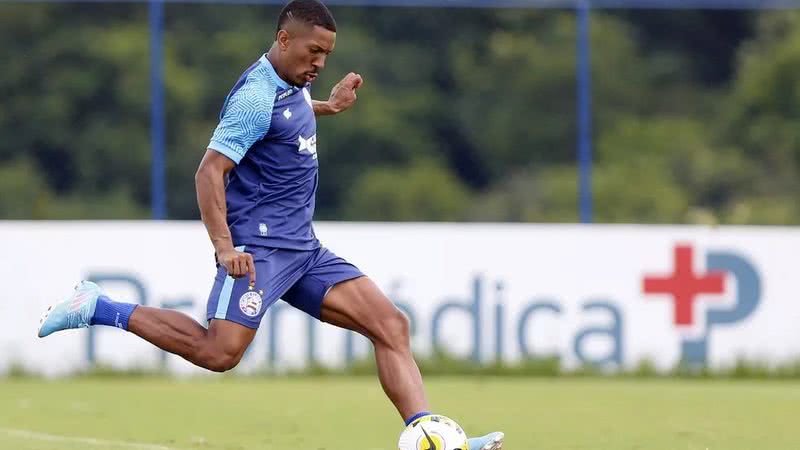 Davo Rio Davó treina como titular para pegar o Guarani