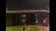 Imagem Vídeo: Mulher protesta mostrando a bunda para bolsonaristas mas acaba levando dedada