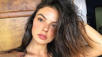 De novo! Nudes associados a Ísis Valverde circulam na web e atriz toma