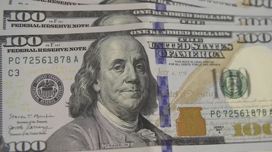 O dólar teve um aumento de 0,51%, ficando de 5,5146 reais na venda. - Valter Campanato/Agência Brasil