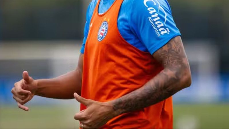Reforço? Zagueiro do Bahia treina e pode pintar contra o Flamengo