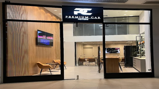 CALOTE PREMIUM! Banco e empresarial cobram dívida milionária de revendedora de carros de luxo envolvida em golpes\u003B empresa é despejada