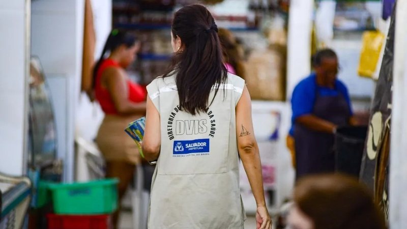 Operação Metanol: Vigilância sanitária apreende bebidas na Barra durante inspeção