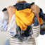 Nem sempre a culpa pelo mau cheiro das roupas é por causa da máquina de lavar - Reprodução