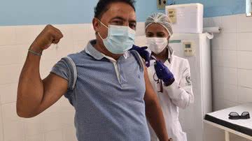 Reprodução / Facebook @deputadorobertocarlos