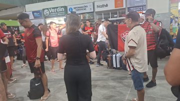 Imagem Torcida do Vitória "invade" rodoviária de Salvador; entenda