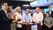 Ao lado de ministros, Jerônimo faz entrega e anúncios de obras em portos e aeroporto baianos