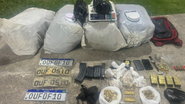 PM aprende 61kg de entorpecentes, além de munições de diversos calibres e outros materiais - Divulgação Polícia Militar