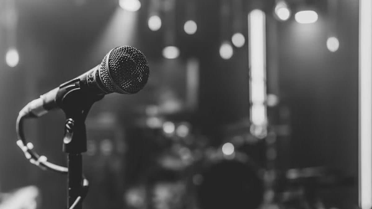 Rapper famoso gasta alto em casa de entretenimento adulto antes do Rock ...