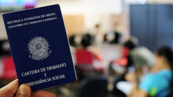 Interessados devem ir até um dos postos do SineBahia - Divulgação
