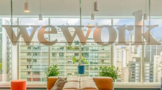 A Wework está passando por dificuldades globais e pediu recuperação judicial nos Estados Unidos em novembro de 2023 - Reprodução / Redes Sociais
