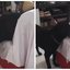 Vovó é interrompida por doguinho enquanto ela tenta ver TV\u003B veja vídeo