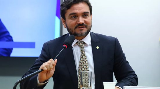 URGENTE: Ministro entrega carta de demissão e deixa governo Lula