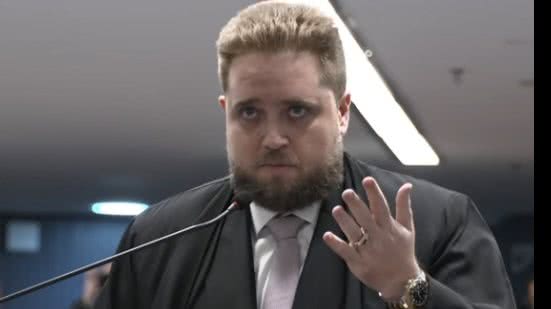 Reprodução / YouTube