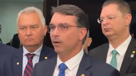 Reprodução / @flaviobolsonaro