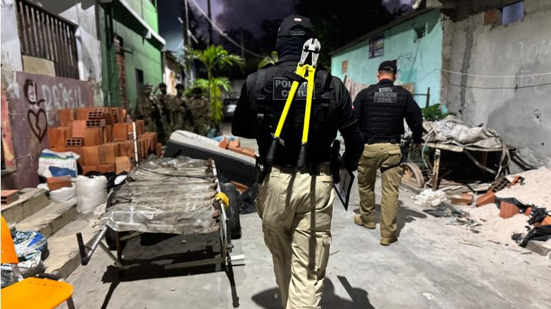https://www.bnews.com.br/media/_versions/setembro_2025/policia_acorda_integrantes_de_faccao_ligados_a_homicidios_drogas_e_confrontos_na_capital_e_rms_widelg.jpg