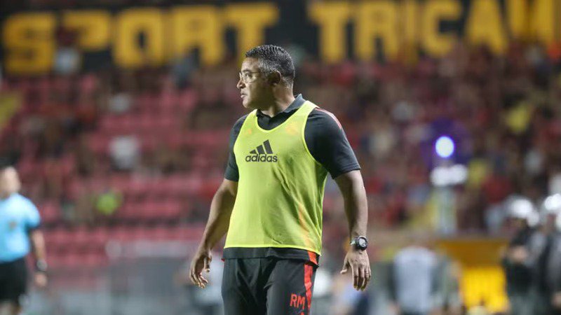 Após proposta do Vitória, Roger Machado responde se vai treinar o clube