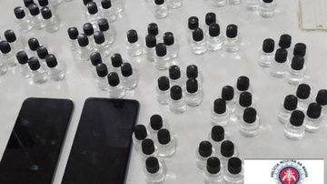 Os recipientes com a droga estavam prontos para comercialização - Divulgação/PMBA