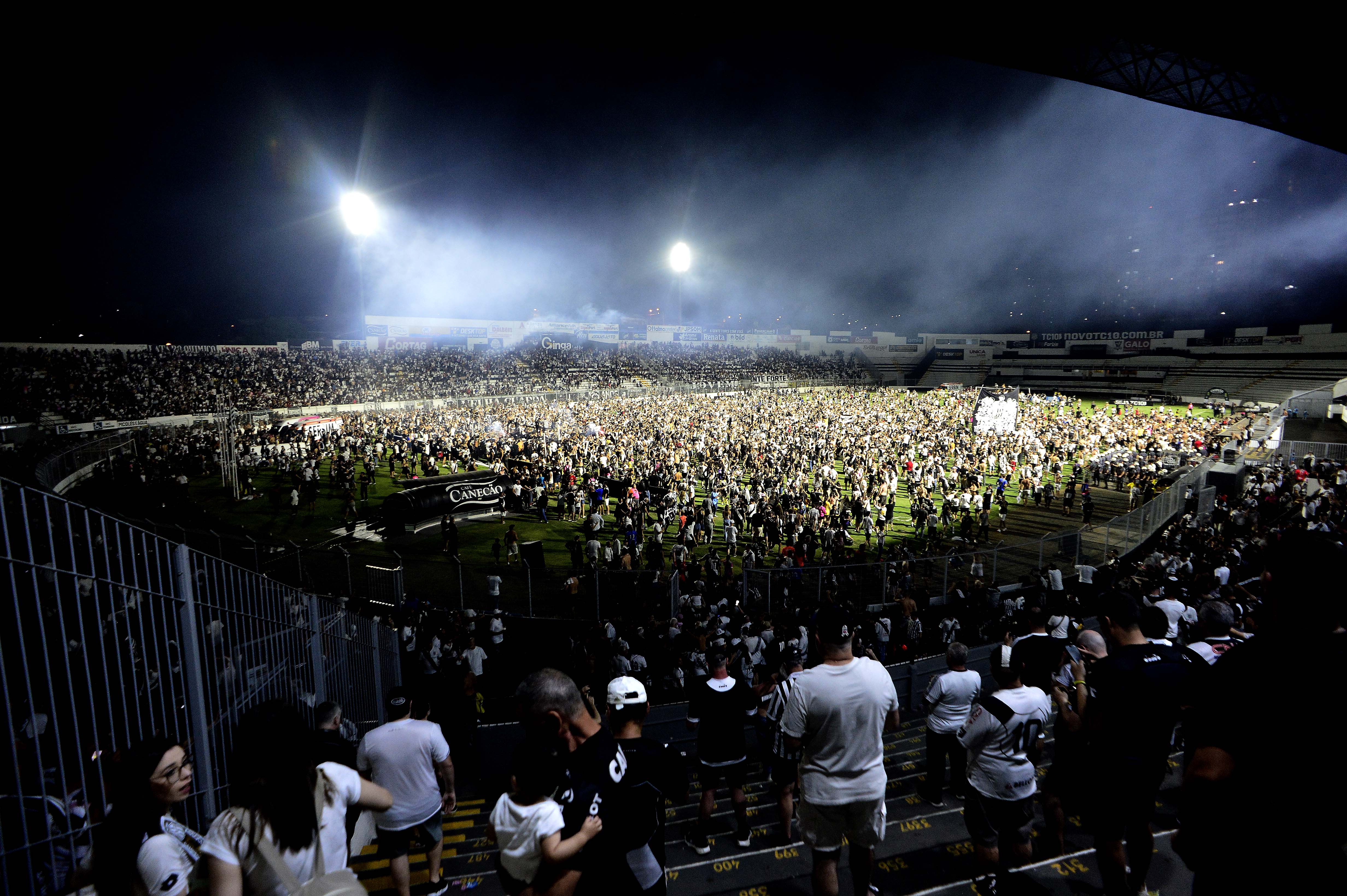 Mais de 14 mil torcedores estiveram presente no Estádio Moisés Lucarelli. (Foto: Divulgação/Ponte Preta)