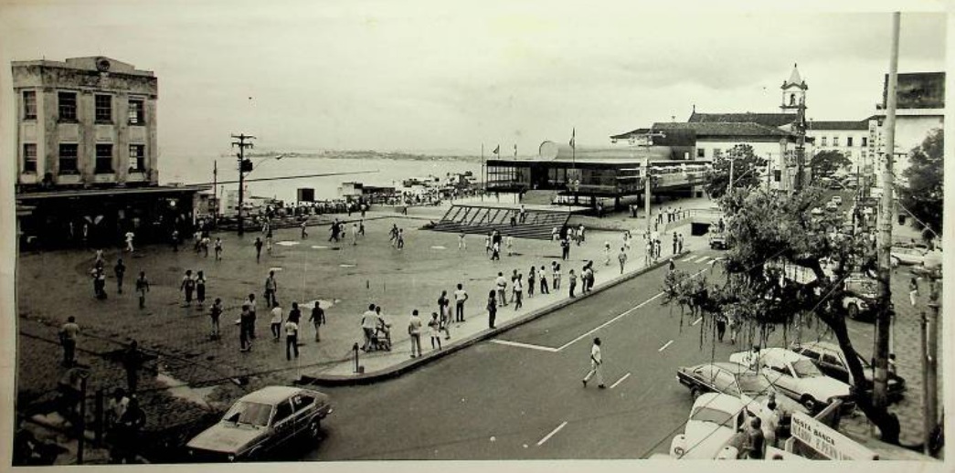 Prédio foi construído na Praça Municipal de Salvador, a primeira praça dos três poderes do país (Foto: Arquivo Histórico Municipal de Salvador)