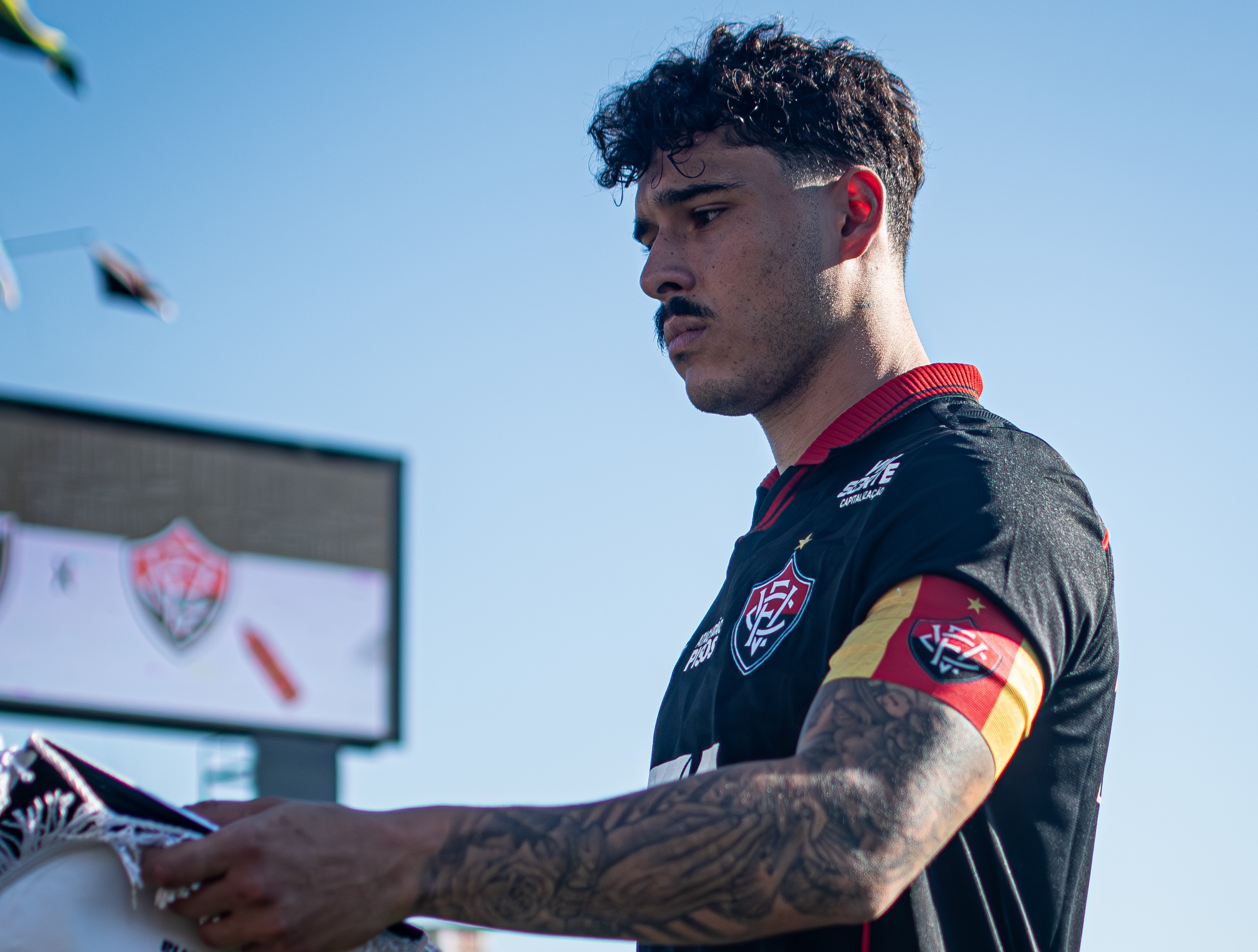 Lucas Halter já atuou em 46 jogos com a camisa do Vitória em 2025 (Foto: Divulgação/EC Vitória)