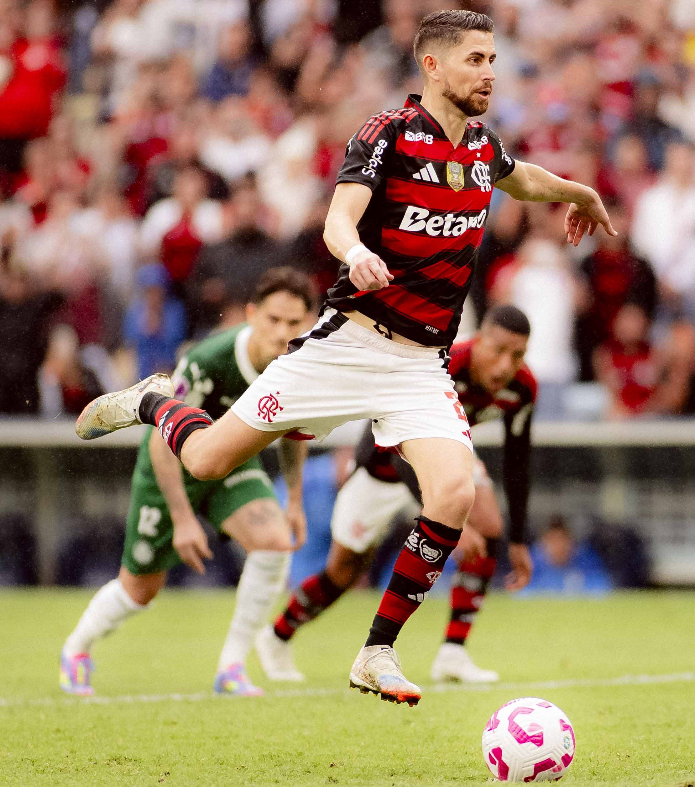 Meia marcou contra o Verdão no último jogo entre as equipes (Foto: Divulgação/CRF) 