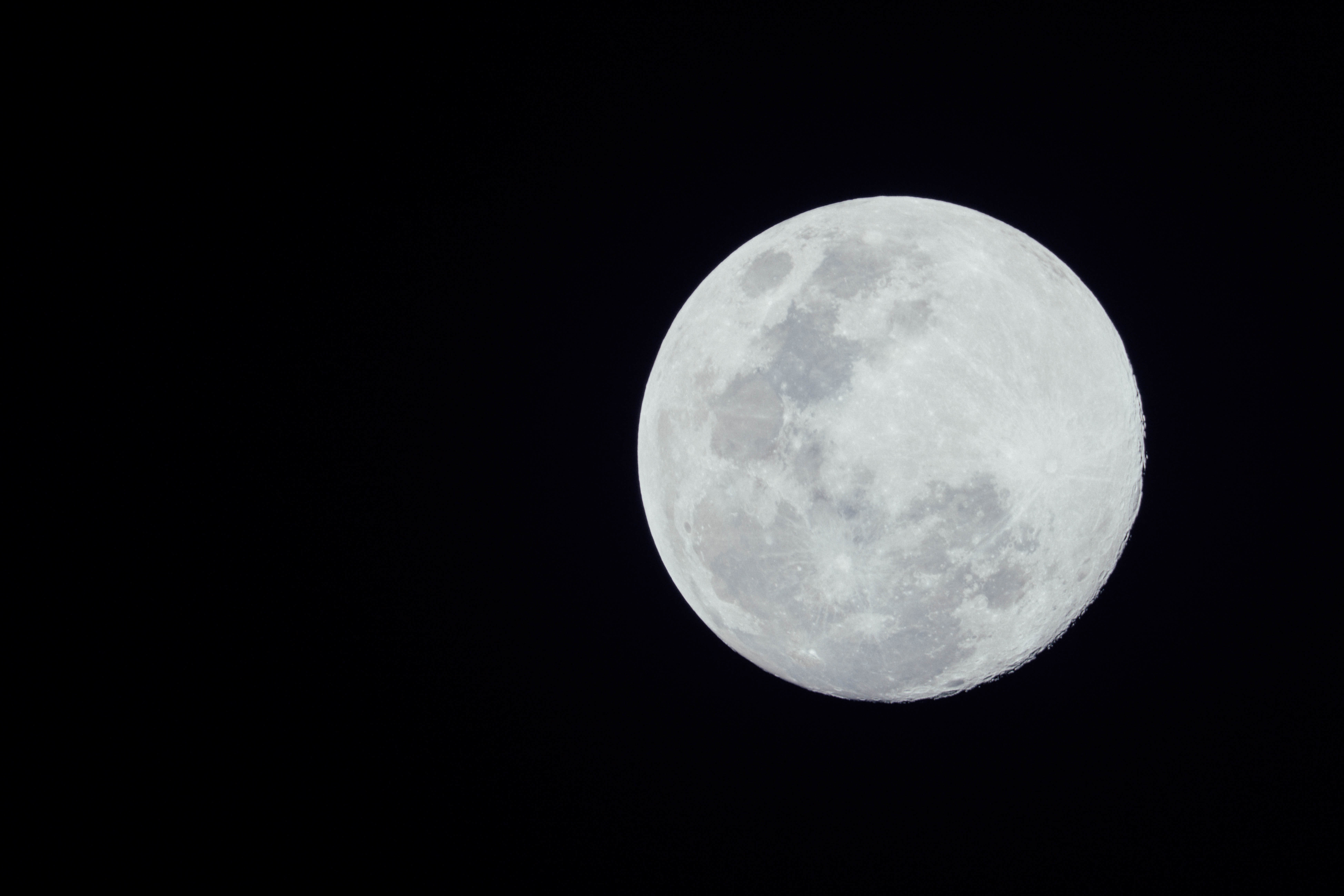 Superlua altera calendário lunar: descubra como a fase cheia impacta as ...