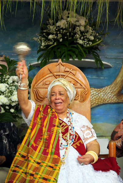 Mãe Carmen durante uma celebração no terreiro do Gantois (Foto: Divulgação)