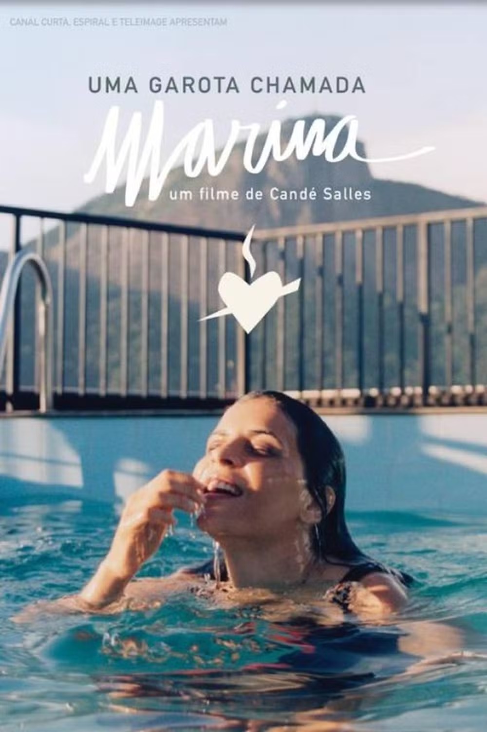 Marina Lima na cobertura da Lagoa no cartaz no documentário "Uma garota chamada Marina" — Foto: divulgação