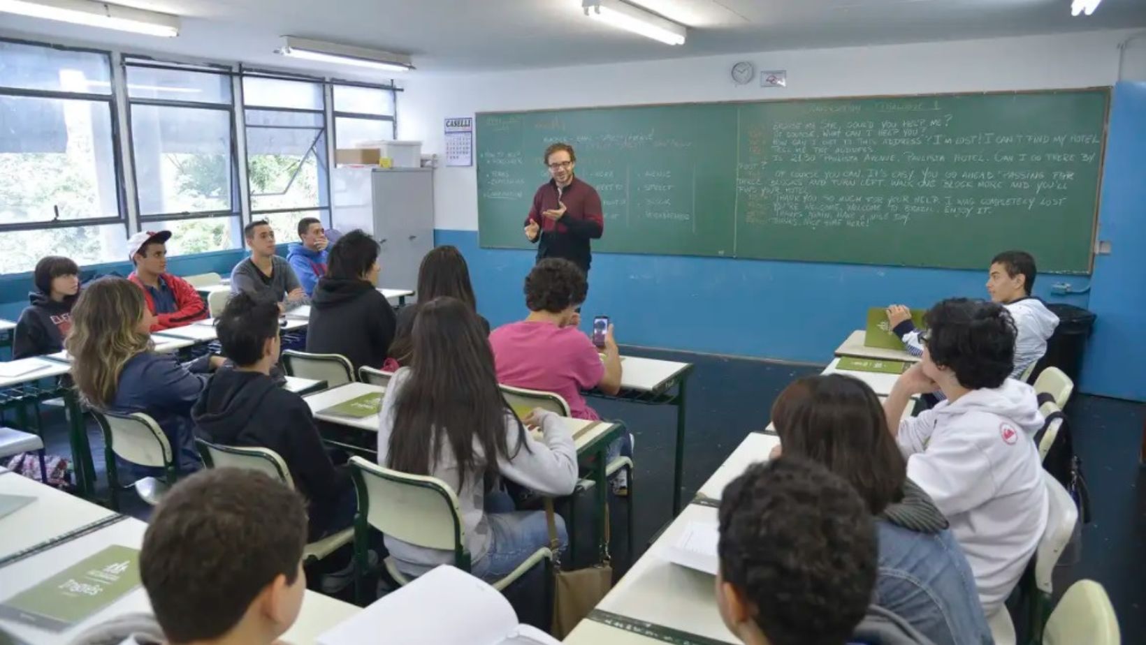 Aposentadoria de professores terá novas exigências em 2027; entenda regras e cálculos - Foto