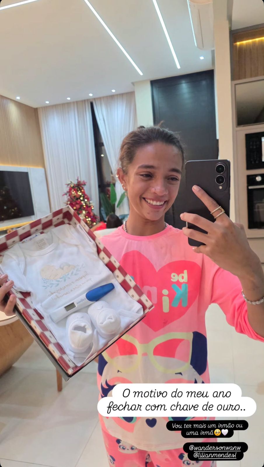 Rayssa Leal anuncia gravidez da mãe