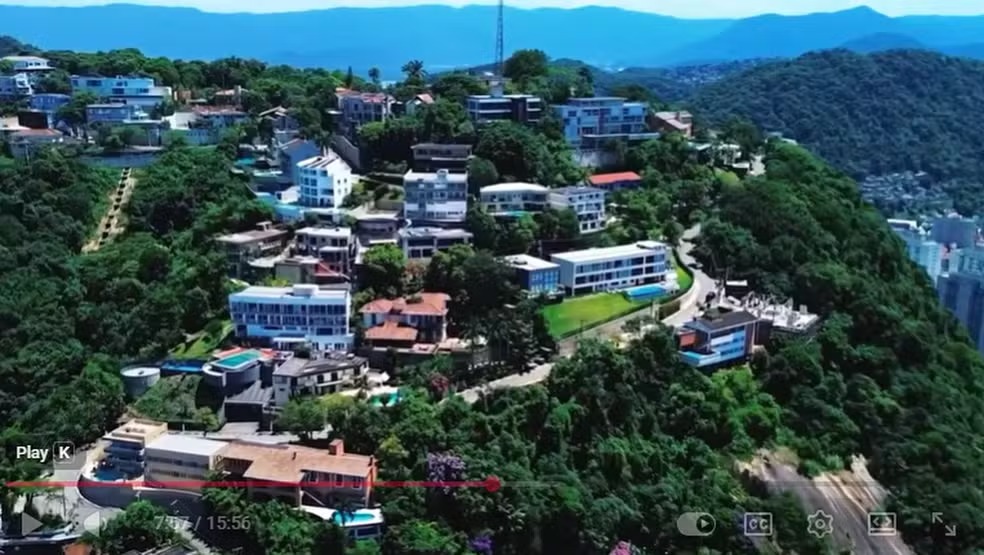 Bruna Biancardi mostra mansão que tem com Neymar em Santos — Foto ReproduçãoYouTube