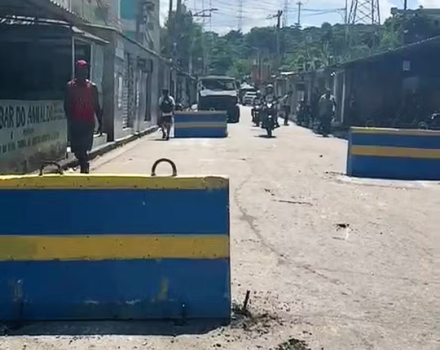 barricadas da pm