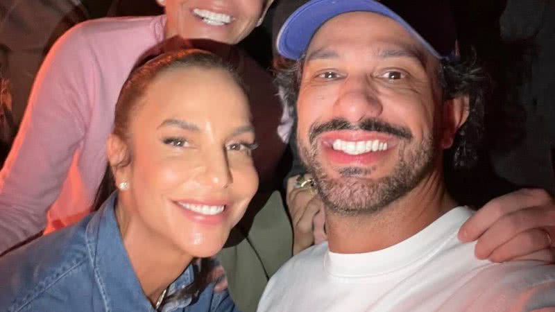 Clima de romance! Ivete Sangalo posa agarradinha ao namorado durante férias na França