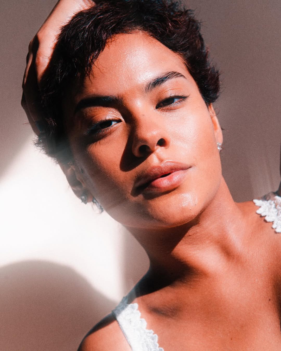 Bella Campos mostra novo visual