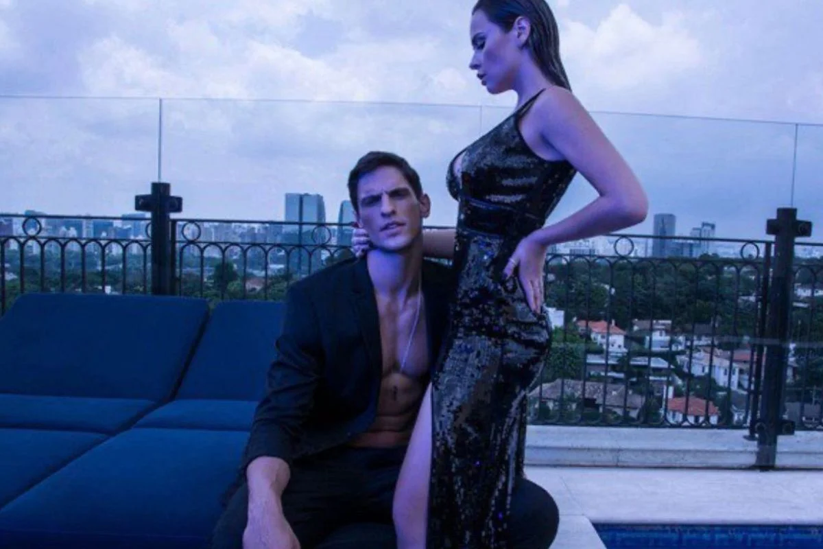 Ensaio sensual Ana Paula Renault e Miro Moreira