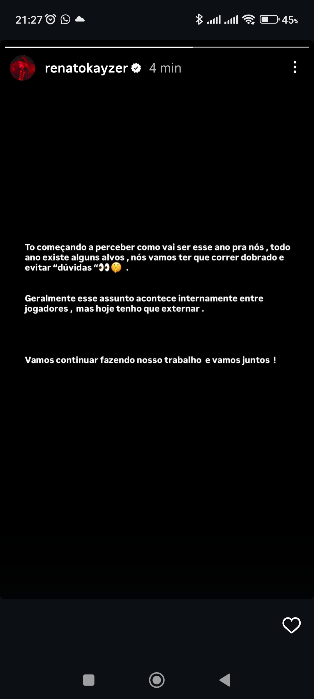 Jogadores do Vitória criticam arbitragem de jogo contra Athletico-PR